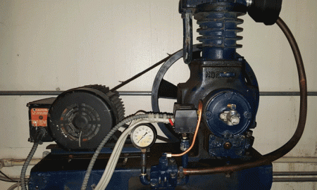 Reciprocating air compressor