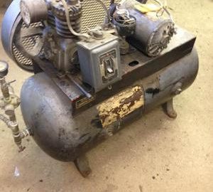 What motor size for a 220 DeVilbiss pump?